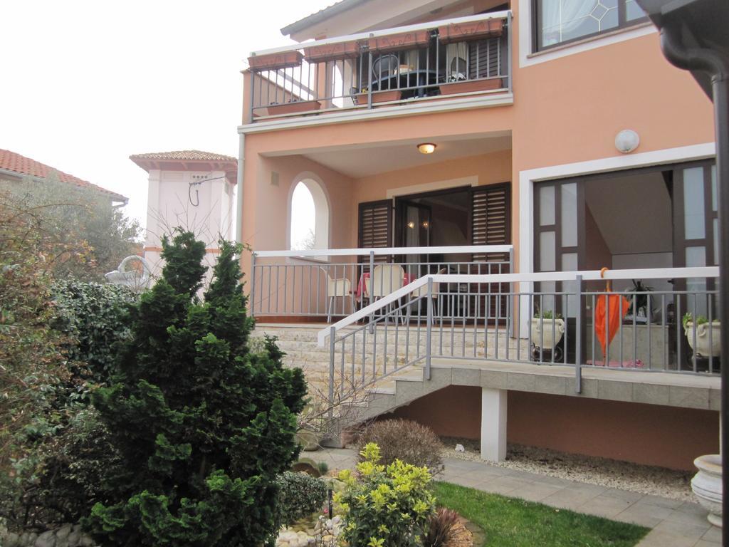 Apartments Mediteraneo Tar-Vabriga Exterior photo
