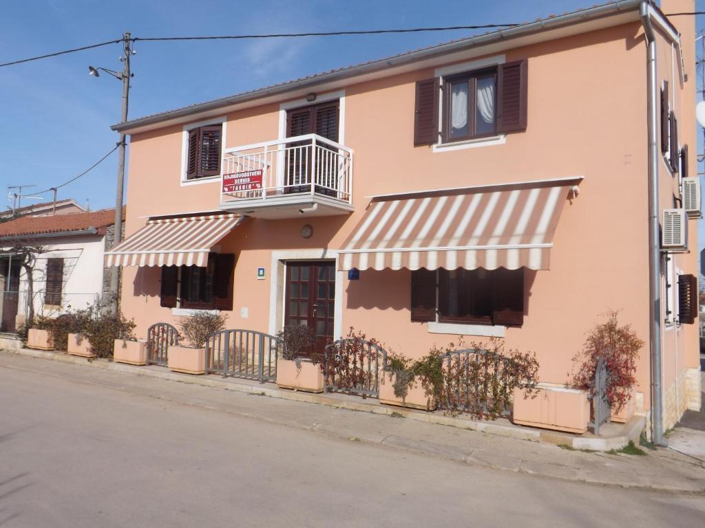 Apartments Mediteraneo Tar-Vabriga Exterior photo